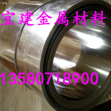人类笼中大战机器人铁血战士：机器人一套组合拳KO对手 还不忘耍帅
