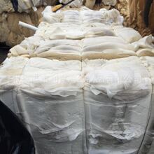 荣耀Magic9系列搭载业界唯一电影级枪麦！20米内人声清晰拾取 随手拍原生大片