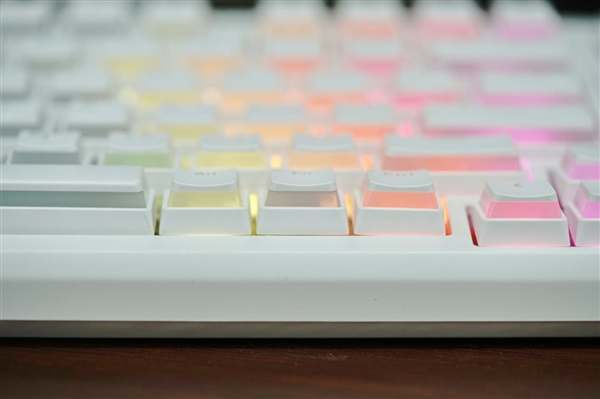 多家PC品牌出货量下跌 唯独苹果逆势大幅增长：MacBook Neo立功