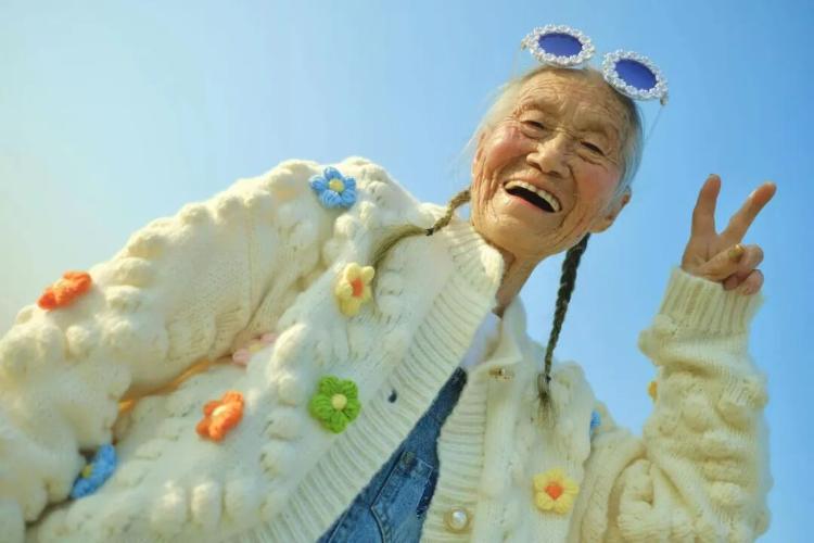 东方甄选前高管孙东旭宣布新公司福利 ：年假30天 中秋连着国庆假